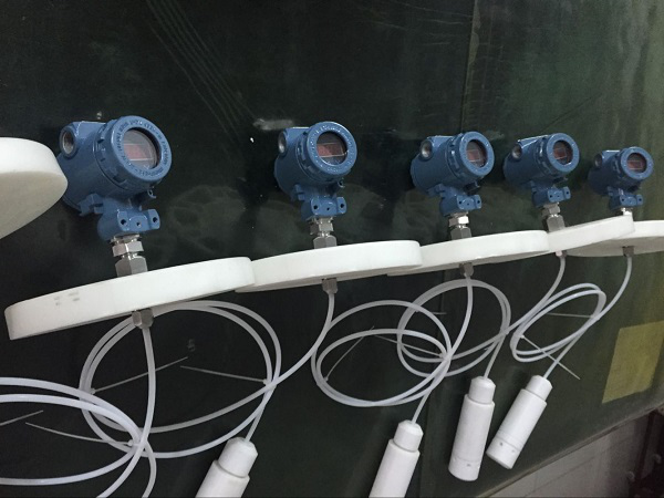 防腐投入式液位變送器價(jià)格，廠家